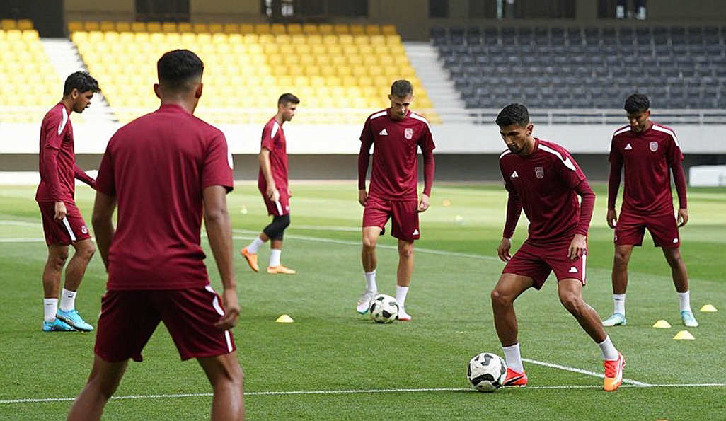 Vietnamese Football Academies: The Gap Between the Training Ground and the First Team Vietnamese Football Academies: The Gap Between the Training Ground and the First Team