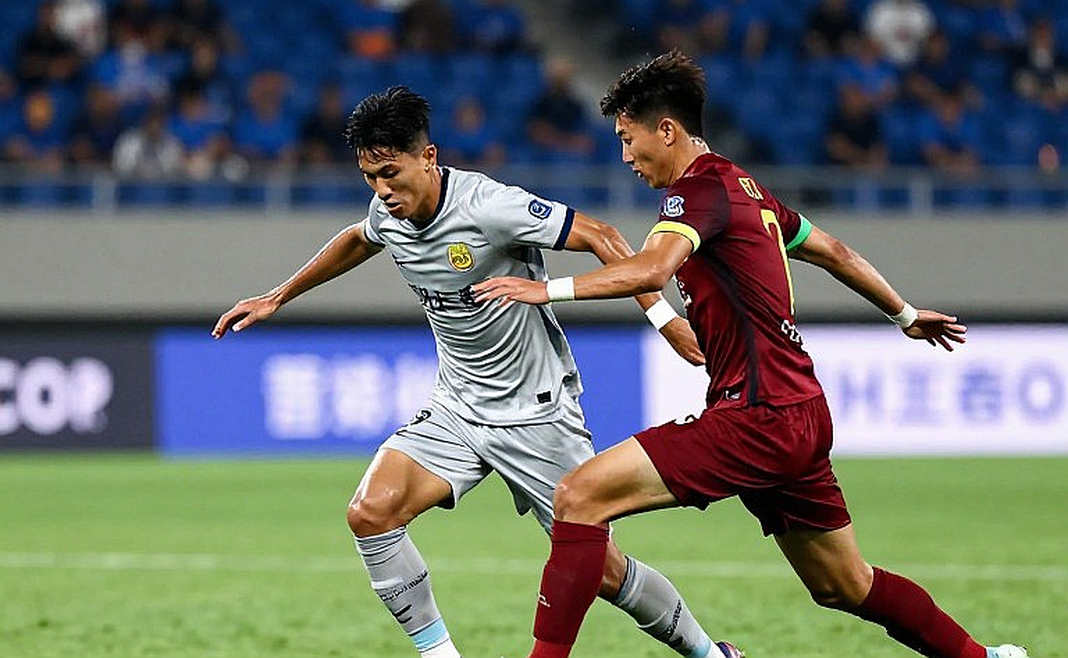 Cú đá phút 78 của Huỳnh Tấn Sinh và bài học kỷ luật cho V-League 2026-2027 Cú đá phút 78 của Huỳnh Tấn Sinh và bài học kỷ luật cho V-League 2026-2027