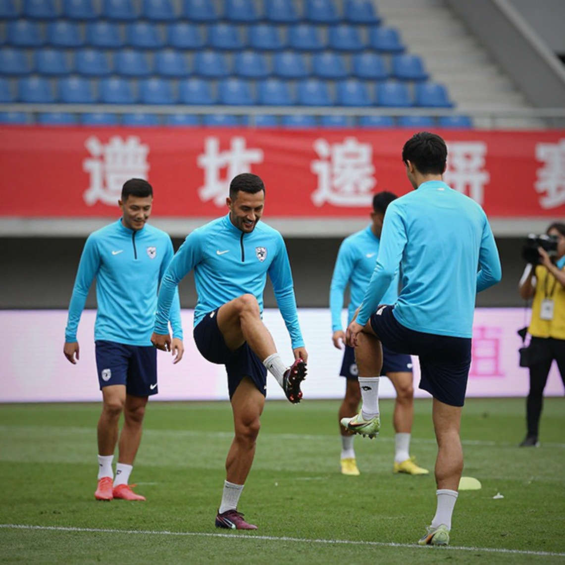 V-League vòng 4: Derby thủ đô và bài toán đo khoảng trống giữa hai tuyến