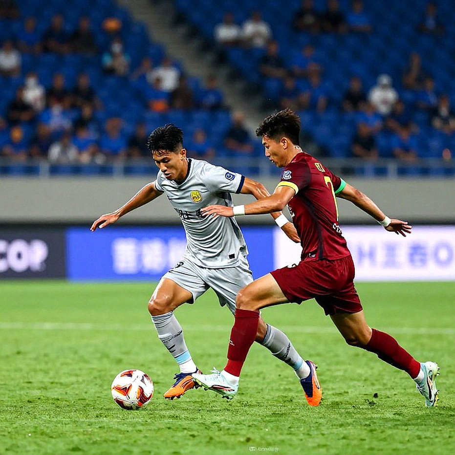 Thị trường chuyển nhượng V.League: ba con số của mỗi bản hợp đồng