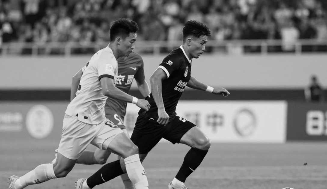 Khi phòng VAR chỉ còn tiếng còi: Chuẩn mực kiểm định trọng tài V.League đang thiếu một tầng dữ liệu