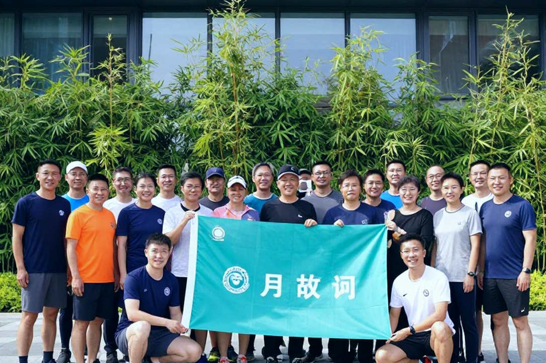 Sáu trận thua, 0 điểm và một câu nói không gọi được tên lỗi: Kevin Diks trước bài kiểm tra ở Stuttgart