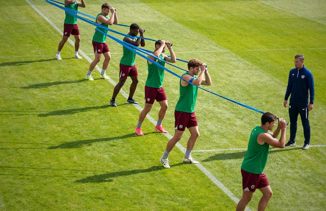 Ronaldo rời trại tập trung Bồ Đào Nha: Khi dữ liệu Instagram và chiếc áo số 7 kể cùng một câu chuyện