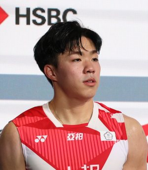 Zhi-Wei HE